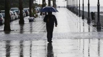 أمطار وعواصف رعدية.. إليكم توقعات طقس الـويك اند