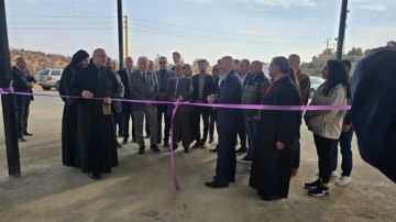 تدشين مشروع للطاقة الشمسية في عيناتا لتشغيل البراد ودعم مزارعي التفاح تدشين مشروع للطاقة الشمسية في عيناتا لتشغيل البراد ودعم مزارعي التفاح