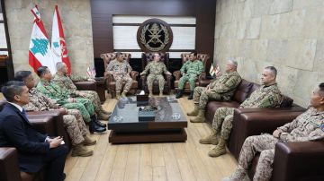 قائد الجيش استقبل قائد القوات المسلحة الماليزية