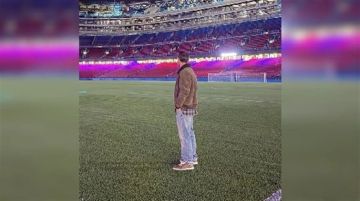 هل اقتحم ملعب برشلونة؟.. كواليس زيارة ميسي المفاجئة