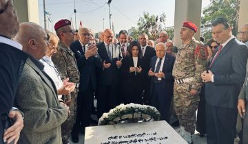 تكريم رجالات الإستقلال في الذكرى 82 بأكاليل ووقفات إمتنان لعطاءاتهم تكريم رجالات الإستقلال في الذكرى 82 بأكاليل ووقفات إمتنان لعطاءاتهم