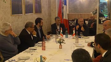 محفوض من باريس: حكومة لبنان ملزمة بتبديل قواعد الاشتباك السياسي مع الميليشيا محفوض من باريس: حكومة لبنان ملزمة بتبديل قواعد الاشتباك السياسي مع الميليشيا