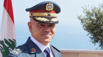 اللواء لاوندس شارك في احتفال عيد الاستقلال في ثانوية راهبات الوردية قرنة الحمرا