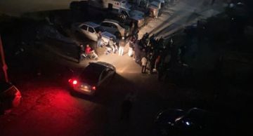 بالفيديو حياتي بخطر حزب الله يحرك مناصريه أمام منزل الناشط محمود شعيب!