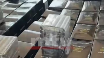 بالفيديو: سيجار مهرب داخل منزل! بالفيديو: سيجار مهرب داخل منزل!