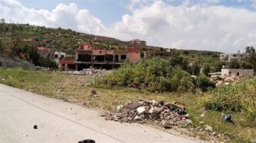 أدرعي يتهم الحزب بإعادة بناء منشآته داخل بيوت المدنيين في بيت ليف! (صورة وفيديو)