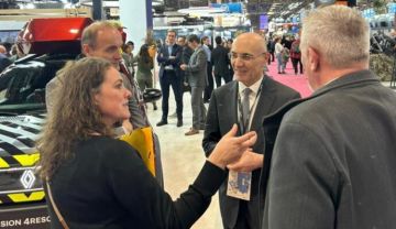 الحجار جال في معرض Milipol Paris المتخصص بالأمن والدفاع بدعوة من نظيره الفرنسي