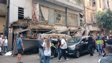 بالفيديو: إصابة إثر إنهيار شرفة في بيروت!