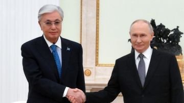 بوتين وتوكاييف يوقعان إعلانا للانتقال بعلاقات روسيا وكازاخستان إلى مستوى الشراكة الاستراتيجية الشاملة والتحالف