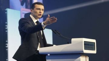 زعيم حزب معارض يتهم الحكومة باستغلال الفرنسيين عبر زيادة الضرائب