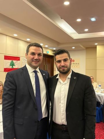 مرده فرنسا يشارك في عشاء حزب الكتائب غدي طيون: تيار المرده سيبقى منفتحا على الجميع مرده فرنسا يشارك في عشاء حزب الكتائب غدي طيون: تيار المرده سيبقى منفتحا على الجميع