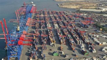 جولة وزارية في مرفأ بيروت معدات السكانر المتطورة تدخل الخدمة غدا