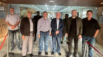 قيادة فصائل منظمة التحرير الفلسطينية في لبنان تزور جرحى العدوان الصهيوني على مخيم عين الحلوة قيادة فصائل منظمة التحرير الفلسطينية في لبنان تزور جرحى العدوان الصهيوني على مخيم عين الحلوة