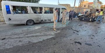 النشرة: غارة إسرائيلية استهدفت سيارة في بلدة الطيري وأضرار لحقت بباص لنقل الطلاب