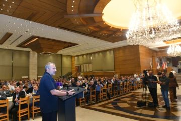 باسيل أكد أن البعض يريد من الجيش أن يبقى متفرجا: نحن أمام سلطة سياسية عاجزة وتأخذ اوامرها من الخارج باسيل أكد أن البعض يريد من الجيش أن يبقى متفرجا: نحن أمام سلطة سياسية عاجزة وتأخذ اوامرها من الخارج