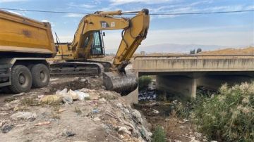 جريمة بيئية في الليطاني بلدية تبدأ التنظيف والمصلحة تتحرك (صور)