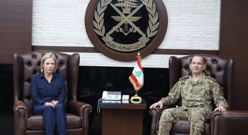 قائد الجيش التقى المنسقة الخاصة للامم المتحدة