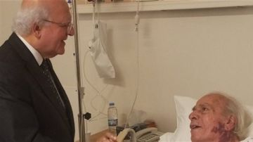 نقل إلى المستشفى.. الرئيس عون أوفد شلالا للاطمئنان إلى صحة الفنان القدير احسان صادق