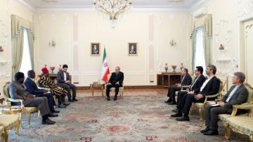 السفير الغاني الجديد يبدأ مهامه في طهران بتأكيد توسيع التعاون بين البلدين