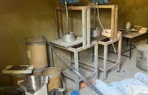 بالصور: الجيش يضبط معملا لتصنيع حبوب الكبتاغون في منطقة القصر الهرمل