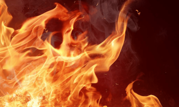 حريق كبير في عندقت وفرق الدفاع المدني تعمل على إخماده حريق كبير في عندقت وفرق الدفاع المدني تعمل على إخماده