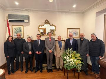 مرده كندا يشارك في الوفد الذي سلم السفير اللبناني في اوتاوا رسالة الى وزارة الخارجية والرؤساء الثلاثة حول القانون الانتخابي مرده كندا يشارك في الوفد الذي سلم السفير اللبناني في اوتاوا رسالة الى وزارة الخارجية والرؤساء الثلاثة حول القانون الانتخابي