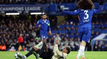 حارس تشيلسي يستفز لامين يامال: كوكوريا وضعك في جيبه 