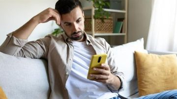 صورة مرعبة... ما تفعله التكنولوجيا بالرقبة