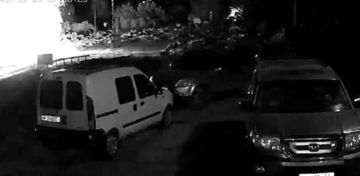 لحظات رعب إثر استهداف سيارة.. شاهدوا الفيديو!