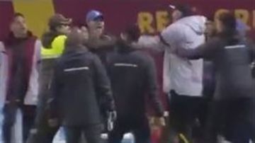 من ربع نهائي الكأس إلى حلبة ملاكمة.. 17 بطاقة حمراء في مباراة واحدة (فيديو) من ربع نهائي الكأس إلى حلبة ملاكمة.. 17 بطاقة حمراء في مباراة واحدة (فيديو)