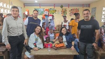 الجامعة اللبنانية الثقافية في العالم فرع أبيدجان توزع ٢٢٩٧ حقيبة مدرسية في كوماسي