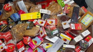 الجمارك تضبط كمية من الدخان والمعسل والتنباك المهرب الجمارك تضبط كمية من الدخان والمعسل والتنباك المهرب