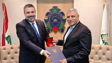 اللواء شقير تسلم من قنصل ألبانيا في لبنان وسوريا والأردن ميدالية الشرطة الألبانية