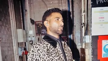 أحمد سعد ينجو بأعجوبة بعد حادث سير مروع... وشقيقه عمرو سعد: دعواتكم لينا أحمد سعد ينجو بأعجوبة بعد حادث سير مروع... وشقيقه عمرو سعد: دعواتكم لينا