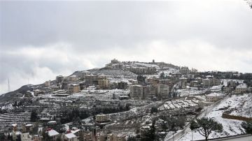 الثلوج ستتساقط لأول مرة هذا الموسم.. ذروة المنخفض الجوي الذي يضرب لبنان في هذا الموعد الثلوج ستتساقط لأول مرة هذا الموسم.. ذروة المنخفض الجوي الذي يضرب لبنان في هذا الموعد