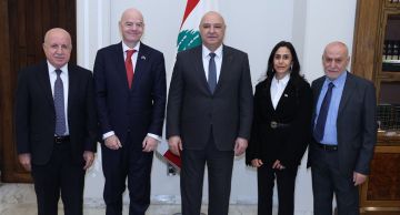 رئيس الفيفا في قصر بعبدا ودعم لتطوير كرة القدم اللبنانية رئيس الفيفا في قصر بعبدا ودعم لتطوير كرة القدم اللبنانية