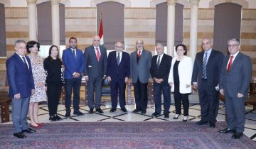 سلام لنقابة المحررين: أسير مع رئيس الجمهورية بإتجاه واحد.. لا بديل عن حصر السلاح ومصير الانتخابات بيد المجلس سلام لنقابة المحررين: أسير مع رئيس الجمهورية بإتجاه واحد.. لا بديل عن حصر السلاح ومصير الانتخابات بيد المجلس