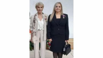 وسام وزارة الدفاع الفرنسية للدكتورة كلوديا أبي نادر ورينيه الراسي تقديرا لمسيرتهما وسام وزارة الدفاع الفرنسية للدكتورة كلوديا أبي نادر ورينيه الراسي تقديرا لمسيرتهما