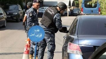 جريمة غامضة قرب صور ... العثور على رجل سوري مصابا بطلق في رأسه! جريمة غامضة قرب صور ... العثور على رجل سوري مصابا بطلق في رأسه!