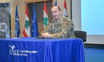 هيكل حاور طلاب جامعة الكسليك: الجيش قوي ولا خوف عليه وقادر على الصمود في وجه العواصف والدفاع عن لبنان بكل مكوناته