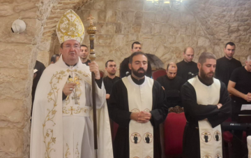 المطران طربيه ترأس قداسا في كفيفان: البابا يحمل سلاما لشعب لبنان المعذب ورجاء لشبابه