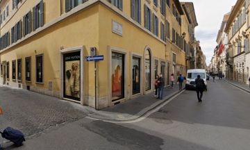 سرقة متجر Louis Vuitton في روما (فيديو)