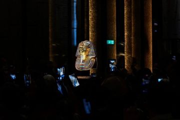 كنوز توت عنخ آمون الذهبية تعرض لأول مرة في المتحف المصري الكبير كنوز توت عنخ آمون الذهبية تعرض لأول مرة في المتحف المصري الكبير