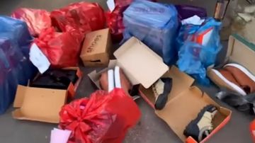 بالفيديو: ضبط أحذية مهربة