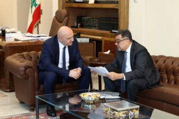 الرئيس عون هنأ محمد الحوت بمرور 80 عاما على تأسيس طيران الشرق الأوسط: دور الشركة وطني جامع الرئيس عون هنأ محمد الحوت بمرور 80 عاما على تأسيس طيران الشرق الأوسط: دور الشركة وطني جامع