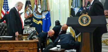 كان واقفا قرب ترامب شاهدوا بالفيديو لحظة سقوط أحد المسؤولين أرضا في البيت الأبيض