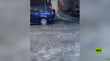 لبنان.. الأمطار الغزيرة والسيول تغمر شوارع بيروت