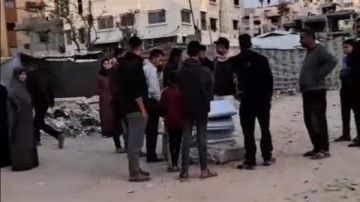 الجالية الفلسطينية في بريمن تفتتح أكبر مخيم إيواء في حي الزيتون بغزة الجالية الفلسطينية في بريمن تفتتح أكبر مخيم إيواء في حي الزيتون بغزة