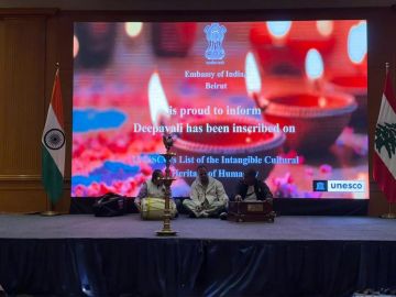 المحامي انطوان فنيانوس ممثلا النائب فرنجيه في ندوة حول الالية الانتخابية في الهند و دور التكنولوجيا المحامي انطوان فنيانوس ممثلا النائب فرنجيه في ندوة حول الالية الانتخابية في الهند و دور التكنولوجيا