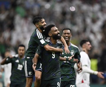 كنو يقود السعودية لفوز صعب على فلسطين في كأس العرب